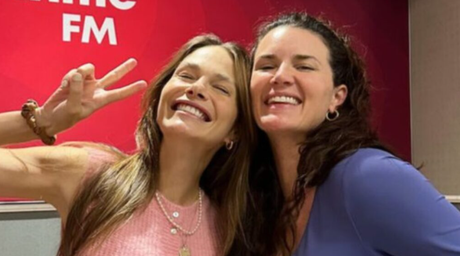 Marie-Eve Janvier s’ouvre sur sa relation avec Maripier Morin 1 Marie-Eve Janvier s’ouvre sur sa relation avec Maripier Morin Capture decran 2024 12 05 094056 Marie-Eve Janvier s’ouvre sur sa relation avec Maripier Morin