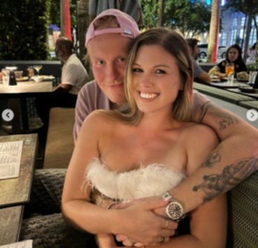 Capture decran 2024 12 08 155627 Patrik Laine et sa Future Épouse Profondément Touchés par un Cadeau d'une Artiste Québécoise