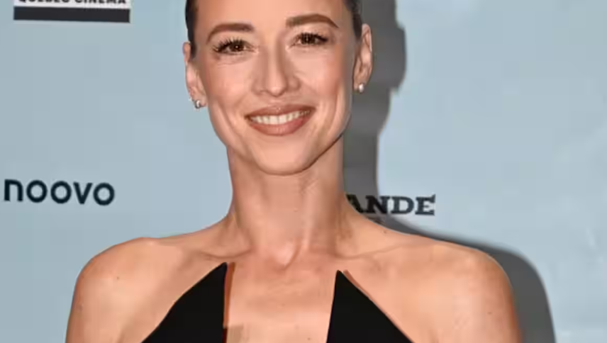 Karine Vanasse Captive Tous les Regards au Gala Québec Cinéma avec sa Robe Audacieuse 1 Karine Vanasse Captive Tous les Regards au Gala Québec Cinéma avec sa Robe Audacieuse Capture decran 2024 12 09 092343 Karine Vanasse Captive Tous les Regards au Gala Québec Cinéma avec sa Robe Audacieuse