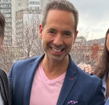 Capture decran 2024 12 17 150038 Cet humoriste remplacera Sébastien Benoît, Isabelle Racicot et José Gaudet à l'émission du retour à la maison de Rythme