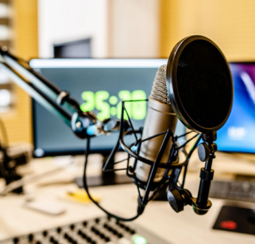 Deux Icônes de la Radio Québécoise Raccrochent Leur Micro 3 Deux Icônes de la Radio Québécoise Raccrochent Leur Micro Capture decran 2024 12 19 182354 Deux Icônes de la Radio Québécoise Raccrochent Leur Micro