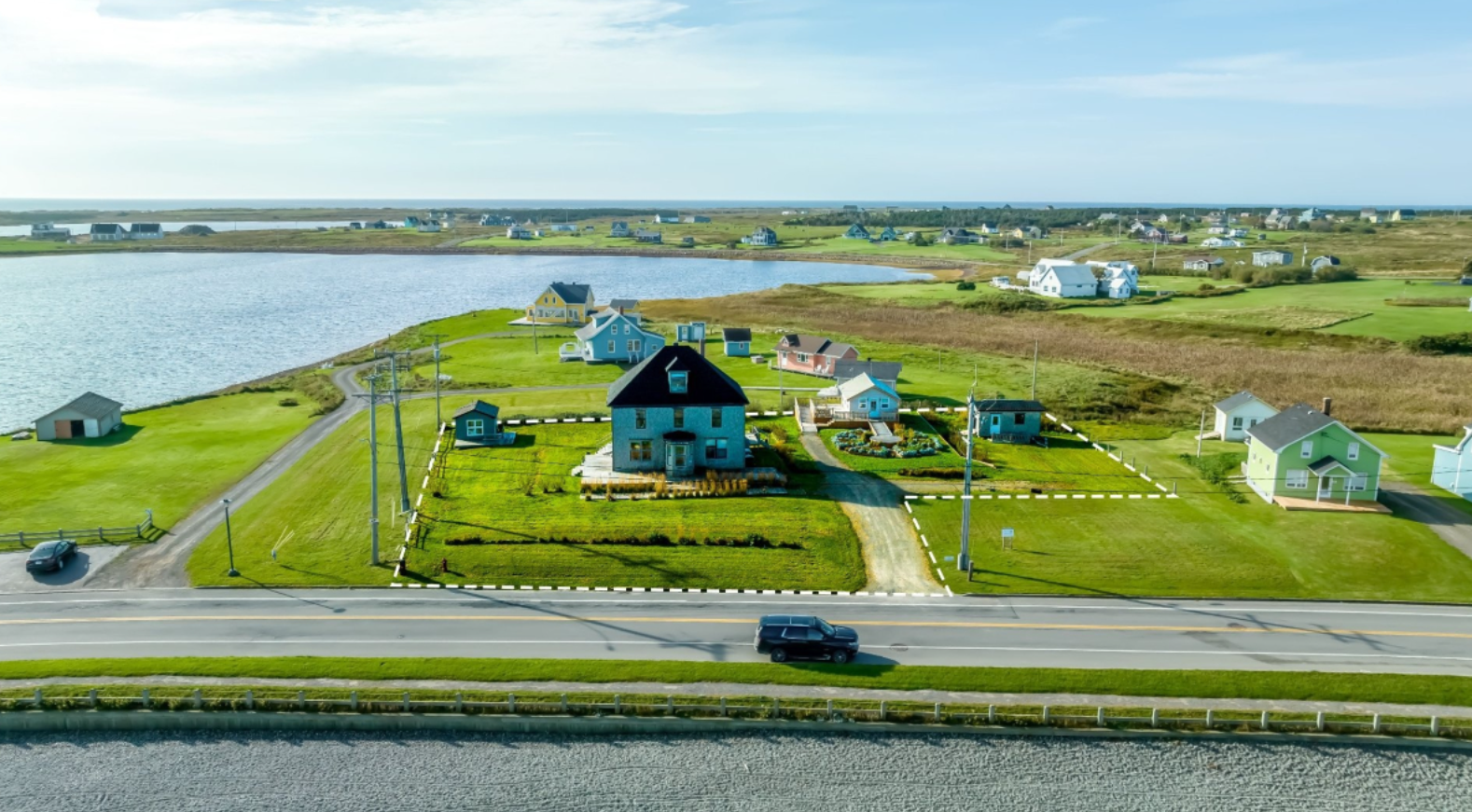 Julie Snyder vend son hôtel privé pour 1 000 000$ aux Îles-de-la-Madeleine avec toutes les photos 2 Julie Snyder vend son hôtel privé pour 1 000 000$ aux Îles-de-la-Madeleine avec toutes les photos Capture decran 2024 12 25 163834 Julie Snyder vend son hôtel privé pour 1 000 000$ aux Îles-de-la-Madeleine avec toutes les photos