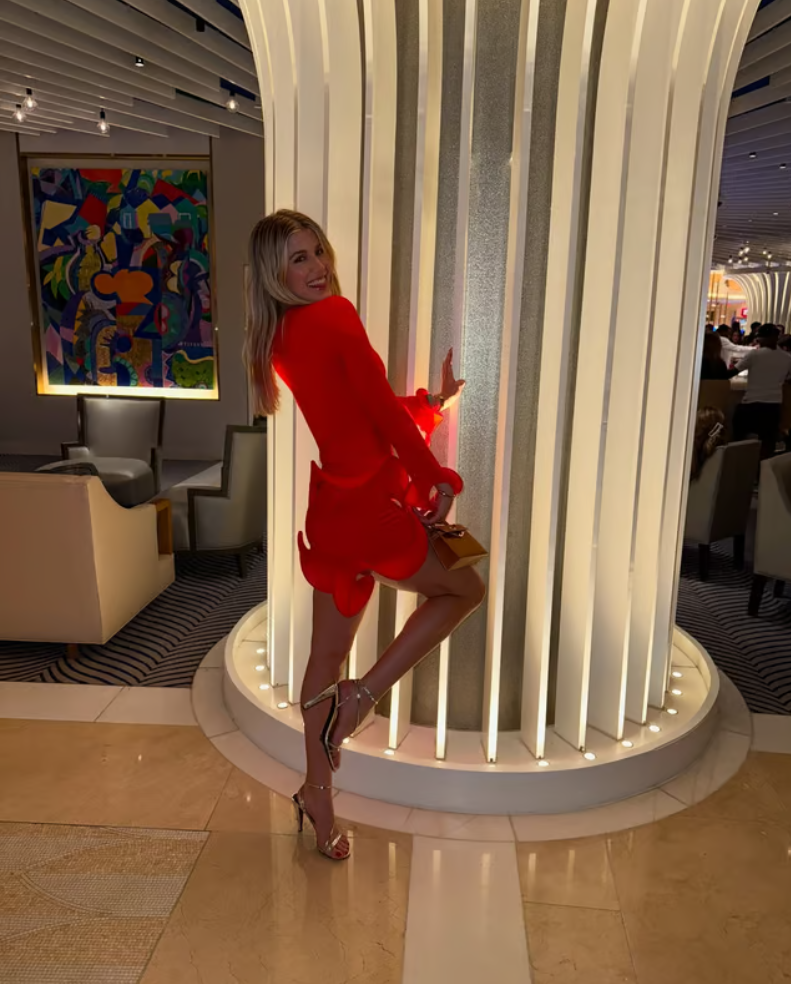 Eugénie Bouchard capte l'attention à Vegas avec son élégante tenue 3 Eugénie Bouchard capte l'attention à Vegas avec son élégante tenue Capture decran 2024 12 26 113519 Eugénie Bouchard capte l'attention à Vegas avec son élégante tenue