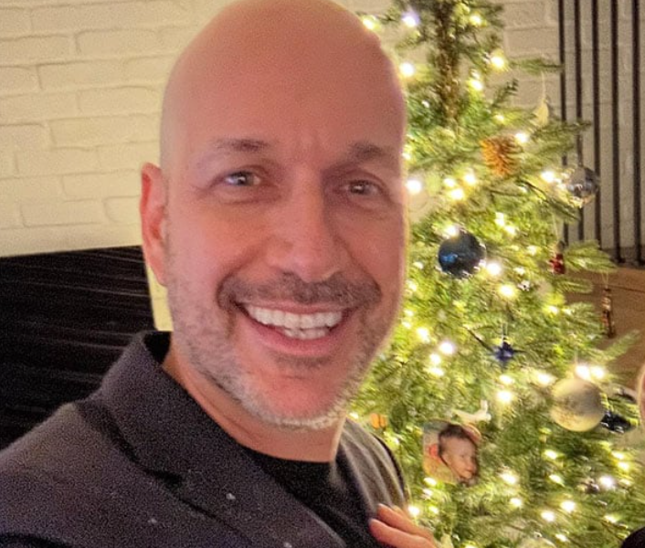 Capture decran 2024 12 29 105026 Martin Matte révèle son couple et publie une photo humoristique avec sa blonde