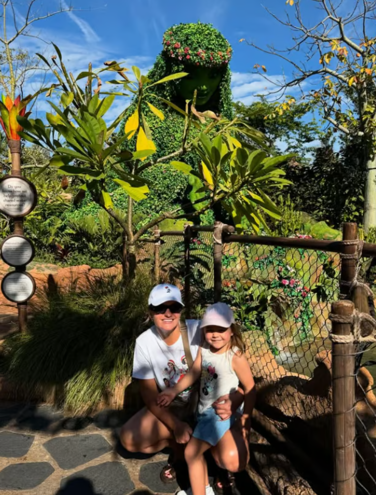 Ludovick Bourgeois publie une photo de Noël attendrissante avec sa famille 9 Ludovick Bourgeois publie une photo de Noël attendrissante avec sa famille Capture decran 2024 12 29 195834 Ludovick Bourgeois publie une photo de Noël attendrissante avec sa famille