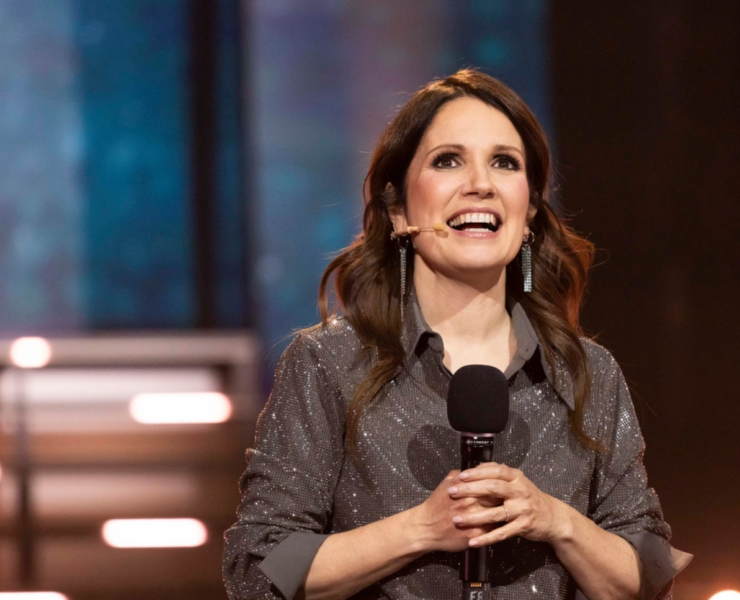 Capture decran 2024 12 31 103311 France Beaudoin surprend son amoureux pour En Direct du Réveillon et sa réaction fait sensation