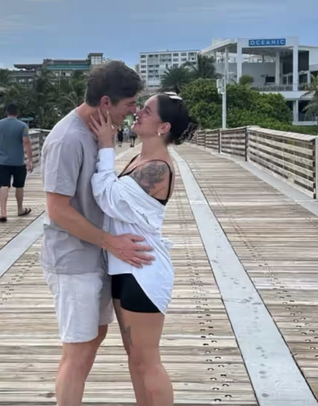Maripier Morin réagit sans filtre aux commentaires sur Sébastien Delorme et sa nouvelle blonde 2 Maripier Morin réagit sans filtre aux commentaires sur Sébastien Delorme et sa nouvelle blonde Capture decran le 2024 12 04 a 13.51.11 Maripier Morin réagit sans filtre aux commentaires sur Sébastien Delorme et sa nouvelle blonde