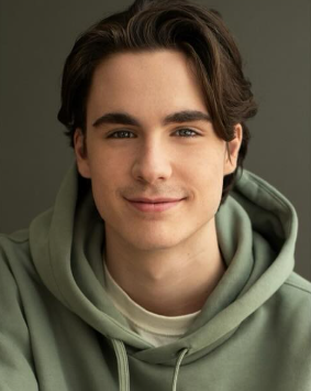 justin 5 Justin Morissette présente sa nouvelle petite amie à ses parents, mais la rencontre ne se déroule pas comme prévu.