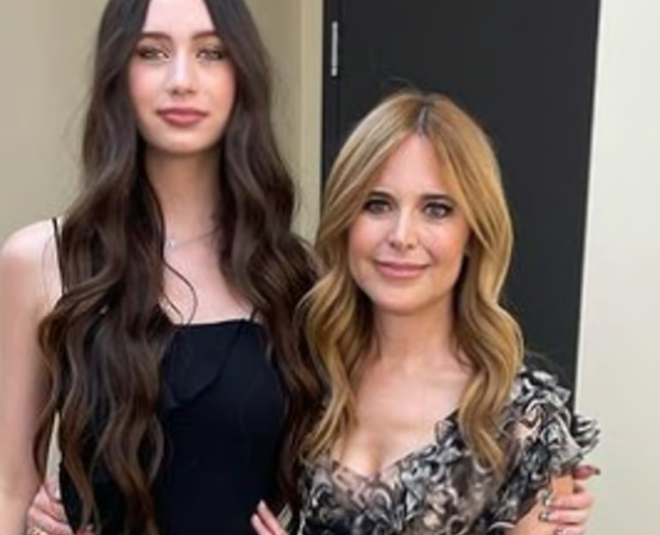 Capture decran 2025 01 02 105333 La fille de Julie Snyder critiquée pour son look du Nouvel An, Julie réagit directement