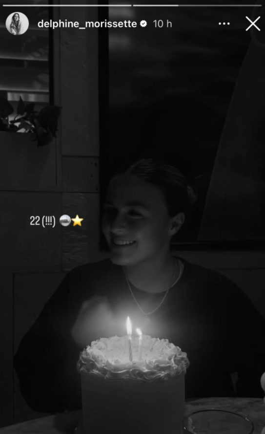 Capture decran 2025 01 03 212551 La fille de Véronique Cloutier et Louis Morissette célèbre ses 22 ans et dévoile son gâteau d'anniversaire