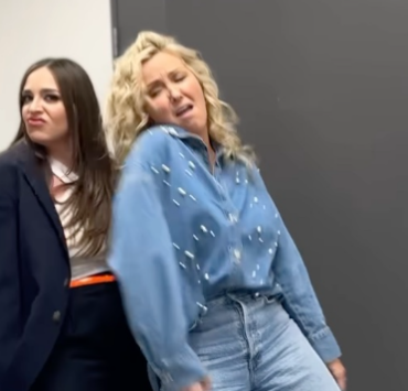 La dispute éclate entre Véronique Cloutier et Chloée Deblois, voyez la vidéo 5 La dispute éclate entre Véronique Cloutier et Chloée Deblois, voyez la vidéo Capture decran 2025 01 05 113627 La dispute éclate entre Véronique Cloutier et Chloée Deblois, voyez la vidéo
