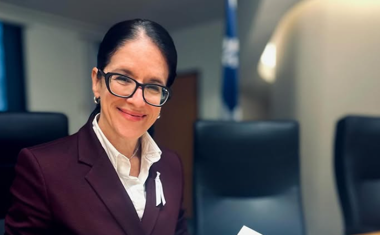 Capture decran 2025 01 06 193718 Sonia LeBel partage une rare photo avec son mari et son fils