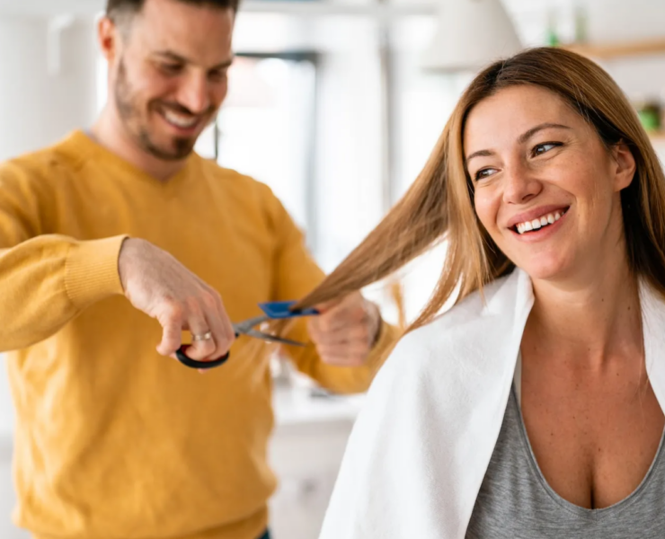 Capture decran 2025 01 08 114524 Cheveux après 50 ans : ces 4 coupes coiffures sont idéales pour rajeunir en 2025 selon un expert