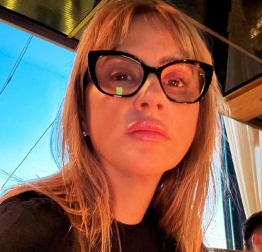 Anne-Marie Losique s'exprime de manière osée pour transmettre son message 3 Anne-Marie Losique s'exprime de manière osée pour transmettre son message Capture decran 2025 01 12 185050 Anne-Marie Losique s'exprime de manière osée pour transmettre son message