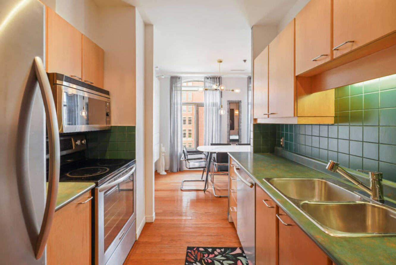 Capture decran 2025 01 12 193820 Geneviève Schmidt vend son élégant condo à Montréal et dévoile les photos