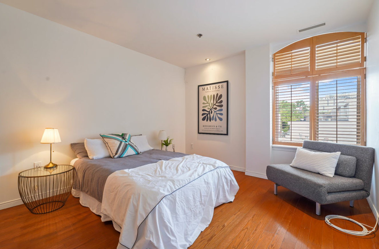 Capture decran 2025 01 12 193833 Geneviève Schmidt vend son élégant condo à Montréal et dévoile les photos