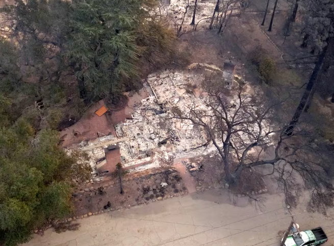 Voici les vedettes affectées par les incendies à Los Angeles 4 Voici les vedettes affectées par les incendies à Los Angeles Capture decran 2025 01 13 125512 Voici les vedettes affectées par les incendies à Los Angeles