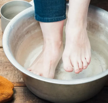 Capture decran 2025 01 15 133709 Plongez vos pieds dans le vinaigre une fois par semaine, et ces 9 problèmes de santé disparaîtront