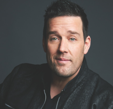 Capture decran 2025 01 18 112917 Découvrez l’identité de la femme de P-A Méthot qui l’accompagnera à En direct de l'univers !