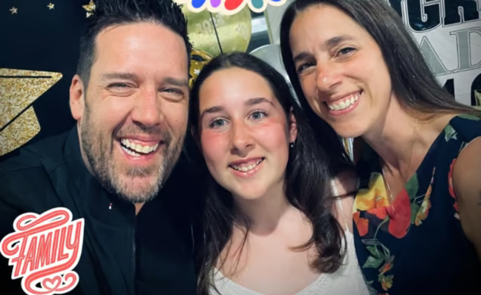 Découvrez l’identité de la femme de P-A Méthot qui l’accompagnera à En direct de l'univers ! 3 Découvrez l’identité de la femme de P-A Méthot qui l’accompagnera à En direct de l'univers ! Capture decran 2025 01 18 112938 Découvrez l’identité de la femme de P-A Méthot qui l’accompagnera à En direct de l'univers !