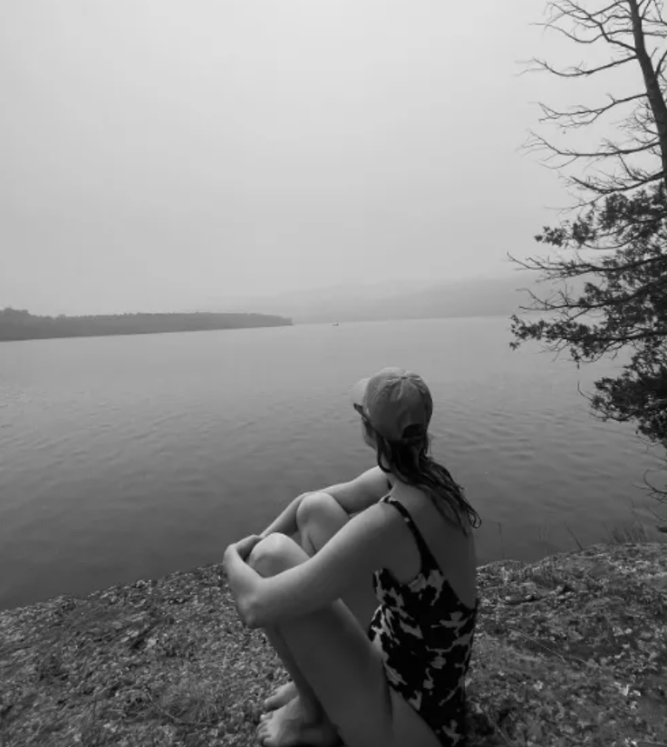 Capture decran 2025 01 18 145355 10 photos de Catherine St-Laurent qui éblouit en maillot de bain