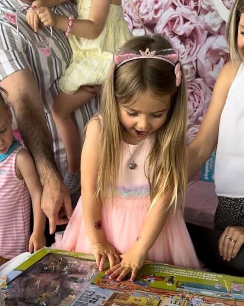 Capture decran 2025 01 18 174350 5 magnifiques photos de la fille de Roch Voisine font fondre les cœurs