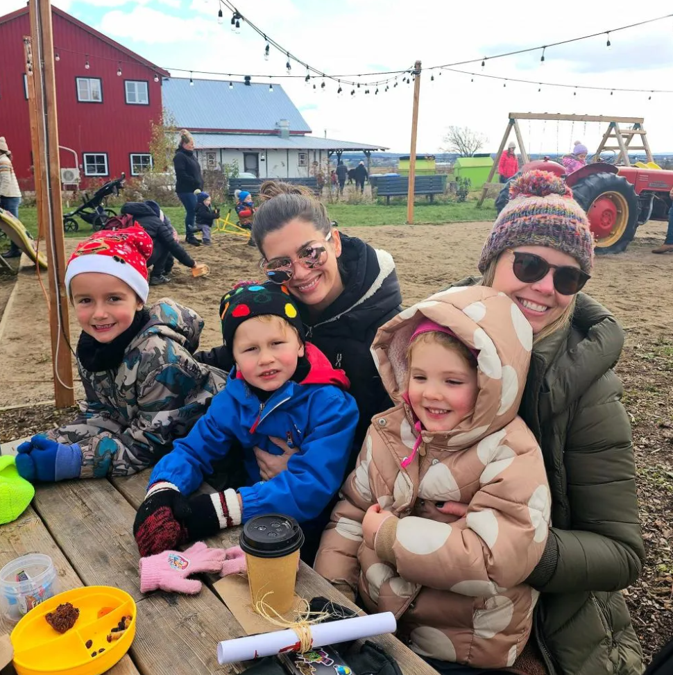 Capture decran 2025 01 19 094004 10 sublimes photos de Geneviève Guilbault avec sa famille