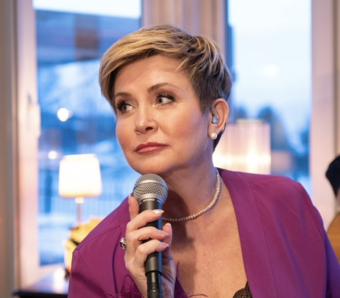 Capture decran le 2025 01 14 a 10.48.00 e1736869774171 Nathalie Simard attire tous les regards grâce à son look audacieux!