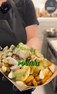 POUTINE 4 1 Olivier Primeau a été séduit par cette poutine libanaise de Québec, qui attire de plus en plus de monde dans la capitale.