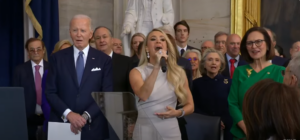 carrie 12 1 Carrie Underwood a traversé un moment extrêmement gênant lors de l'investiture de Donald Trump.