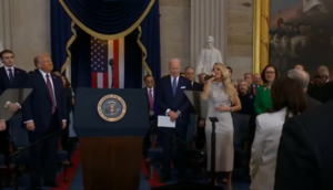 carrie 5 Carrie Underwood a traversé un moment extrêmement gênant lors de l'investiture de Donald Trump.