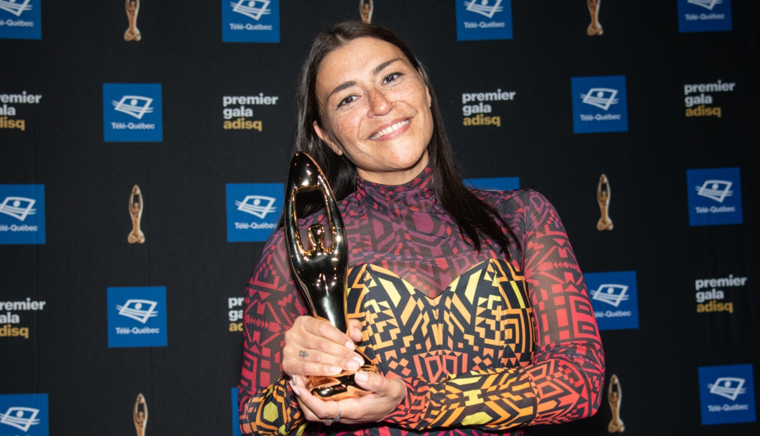 Une apparition de la femme de Patrice Robitaille est-elle prévue à En direct de l’univers? 3 Une apparition de la femme de Patrice Robitaille est-elle prévue à En direct de l’univers? Capture decran 2025 02 01 141036 Une apparition de la femme de Patrice Robitaille est-elle prévue à En direct de l’univers?