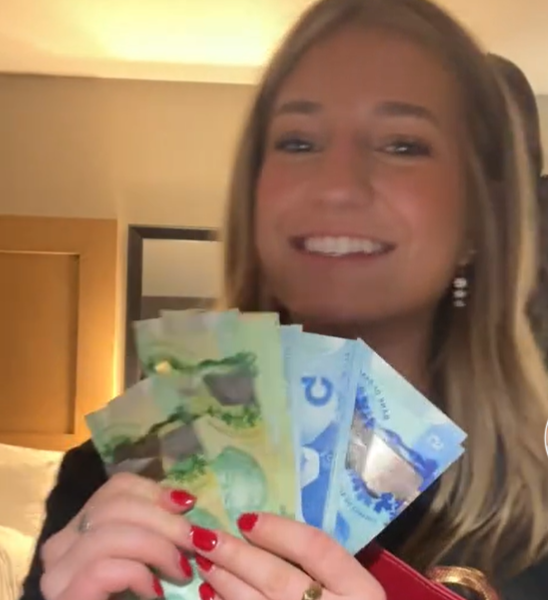 Capture decran 2025 02 07 174039 Une Américaine critique les billets canadiens dans une vidéo controversée