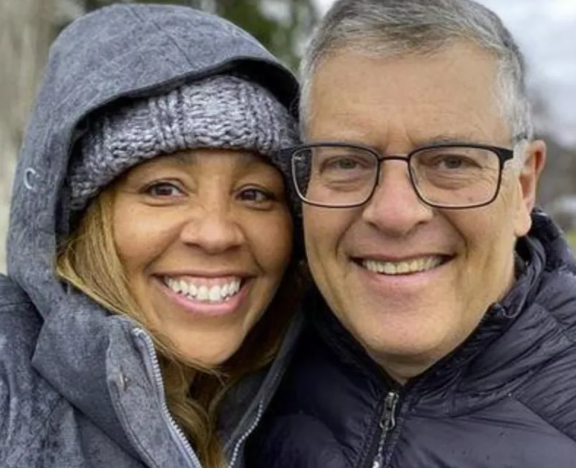 Découvrez quatre magnifiques photos de Paul Larocque de LCN avec sa conjointe 4 Découvrez quatre magnifiques photos de Paul Larocque de LCN avec sa conjointe Capture decran 2025 02 09 132041 Découvrez quatre magnifiques photos de Paul Larocque de LCN avec sa conjointe