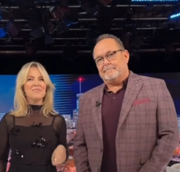 Capture decran 2025 02 11 164709 Jean-Michel Anctil pose pour la première fois avec son frère qui travaille en télé