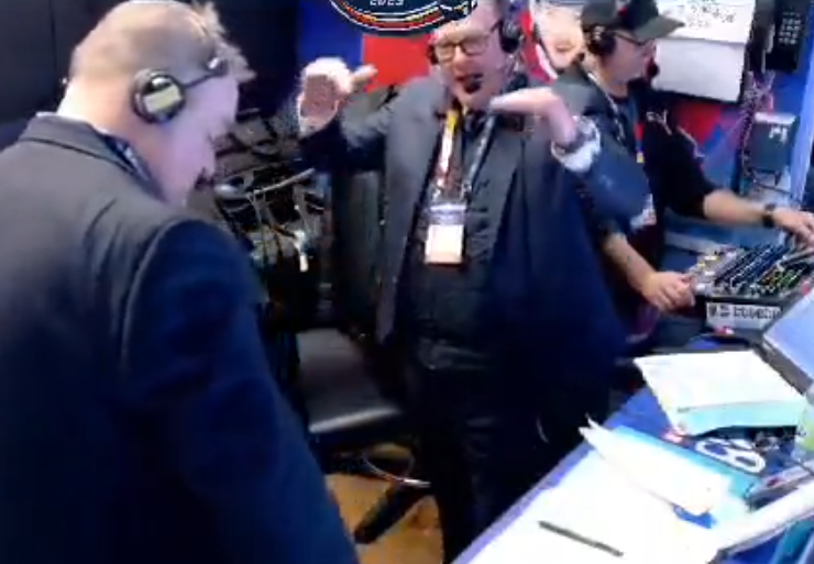 Capture decran 2025 02 13 110921 Un animateur du 98,5 FM oublie de couper son micro et explose contre son équipe technique