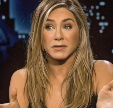 Jennifer Aniston à Angelina Jolie Avant sa Rupture avec Brad Pitt : "J'espère que vous passerez un très bon moment" 4 Jennifer Aniston à Angelina Jolie Avant sa Rupture avec Brad Pitt : "J'espère que vous passerez un très bon moment" Capture decran 2025 02 18 063323 Jennifer Aniston à Angelina Jolie Avant sa Rupture avec Brad Pitt : "J'espère que vous passerez un très bon moment"