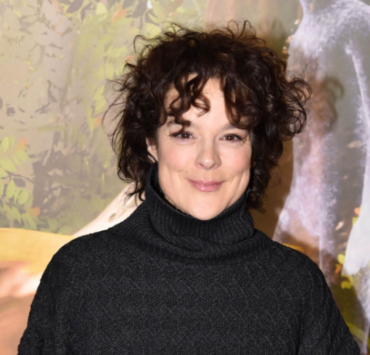 Capture decran 2025 02 20 075041 Hélène Bourgeois-Leclerc et sa Famille Captivent lors d'une Rare Apparition Publique