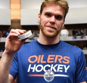 Une serveuse fond en larmes après avoir servi Connor McDavid et découvert son pourboire 2 Une serveuse fond en larmes après avoir servi Connor McDavid et découvert son pourboire Capture decran 2025 02 21 185959 Une serveuse fond en larmes après avoir servi Connor McDavid et découvert son pourboire