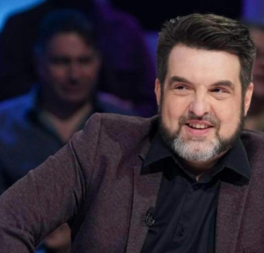 « Calmez-vous »: MC Gilles se fait remettre à l’ordre par un invité de Tout le monde en parle 5 « Calmez-vous »: MC Gilles se fait remettre à l’ordre par un invité de Tout le monde en parle Capture decran 2025 02 24 103128 « Calmez-vous »: MC Gilles se fait remettre à l’ordre par un invité de Tout le monde en parle