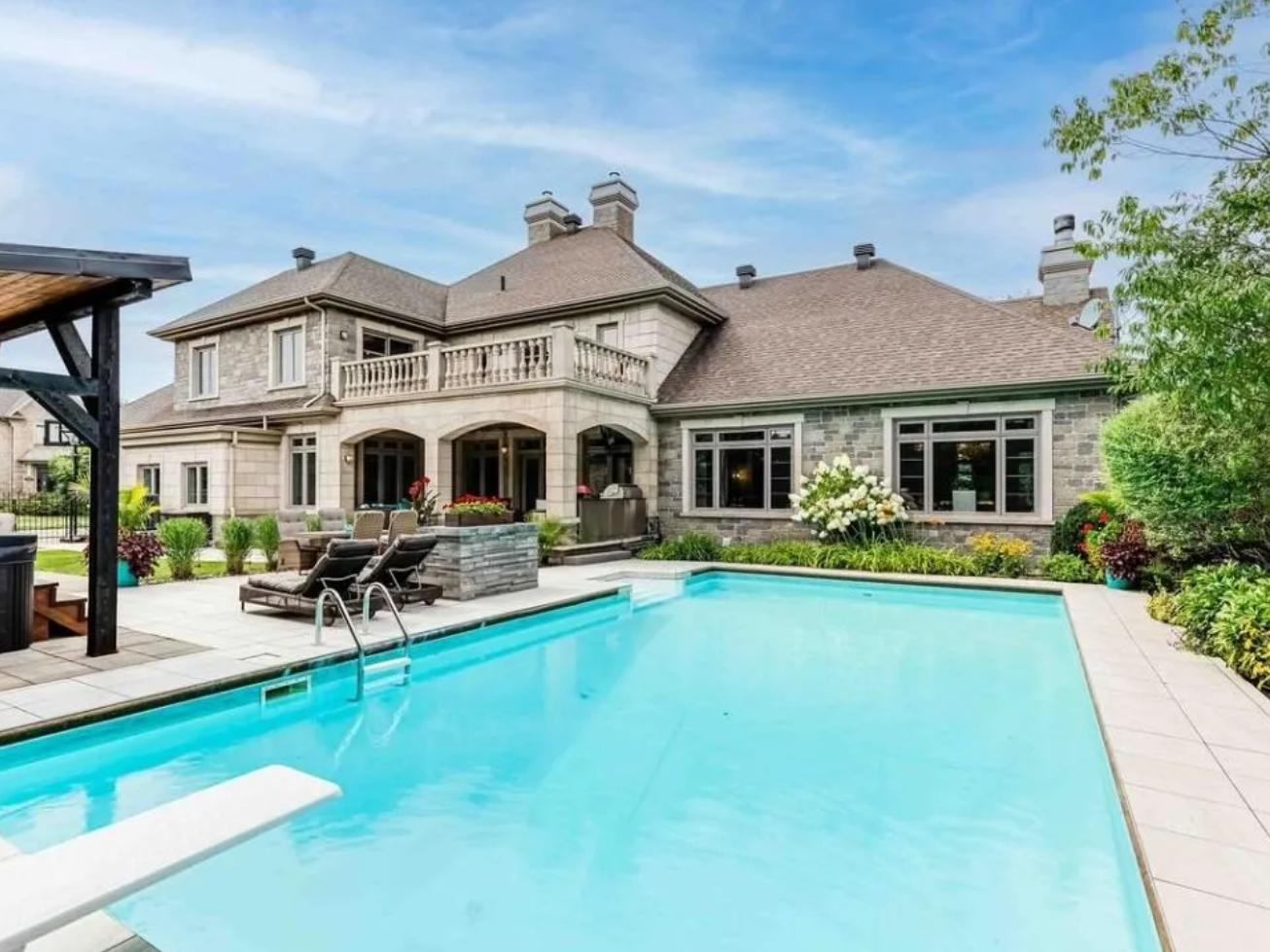 Capture decran 2025 02 24 103151 Voici les luxueuses maisons de Marc-Édouard Vlasic, le conjoint de Frédérique Guay de TVA Sports