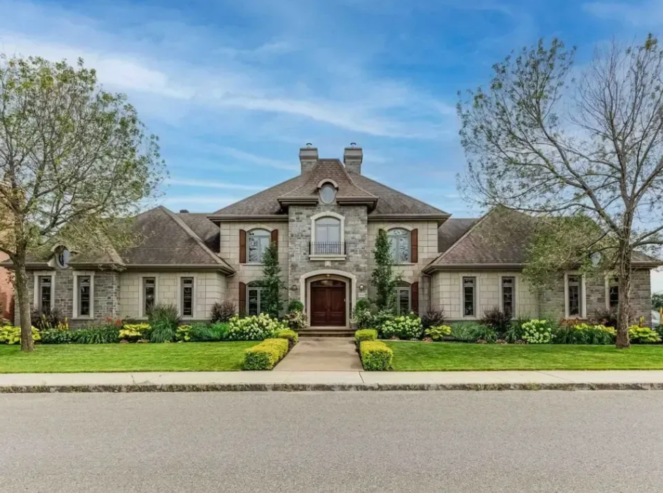 Capture decran 2025 02 24 103405 Voici les luxueuses maisons de Marc-Édouard Vlasic, le conjoint de Frédérique Guay de TVA Sports