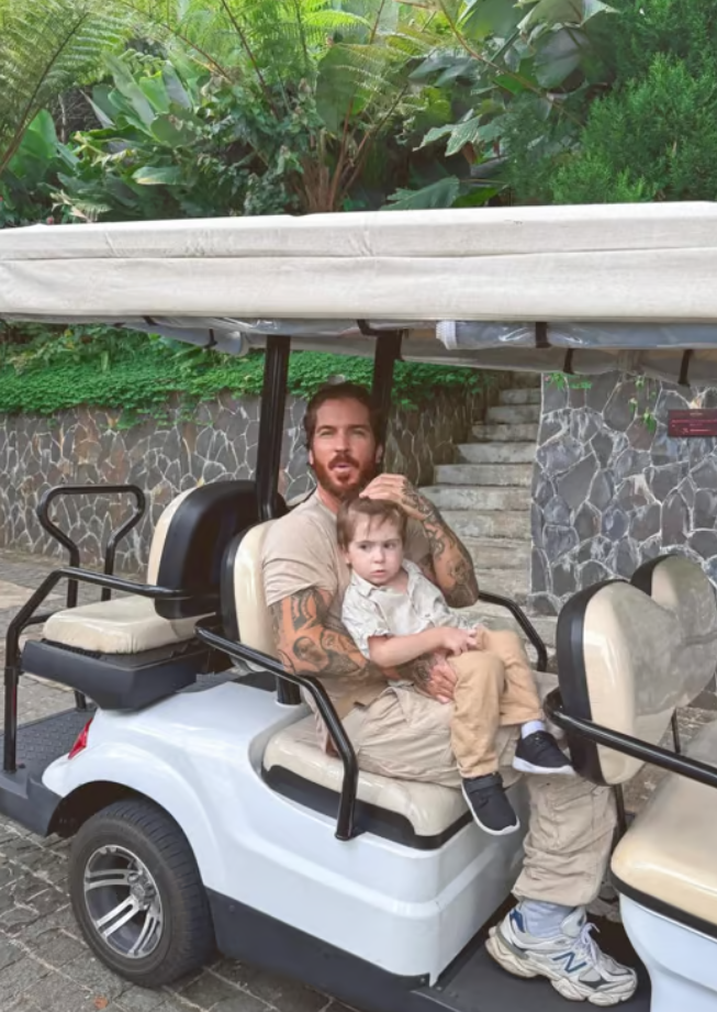 Claude Bégin dévoile une photo de Lysandre Nadeau en tenue légère 4 Claude Bégin dévoile une photo de Lysandre Nadeau en tenue légère Capture decran 2025 02 25 093510 Claude Bégin dévoile une photo de Lysandre Nadeau en tenue légère