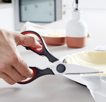 Capture decran le 2025 02 07 a 12.06.54 e1738948089118 À quoi sert vraiment la partie centrale des ciseaux ?