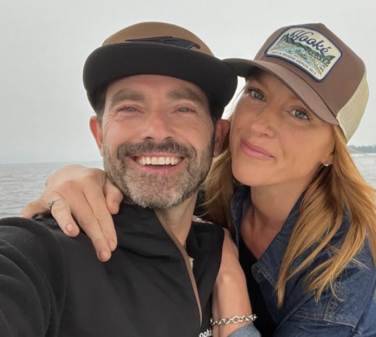 Capture decran le 2025 02 18 a 13.42.55 Émily Bégin et Guillaume Lemay-Thivierge dévoilent leur maison fraîchement rénovée dans les Laurentides !