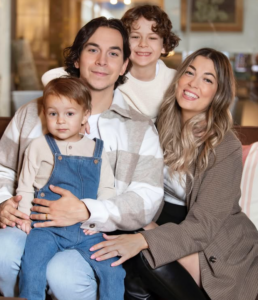 william 5 William Cloutier révèle qu’il est actuellement aux urgences pour un problème de santé.