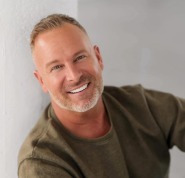 Capture decran 2025 03 05 125322 Jonathan de Ma mère, ton père officialise sa relation et partage une photo avec sa nouvelle amoureuse