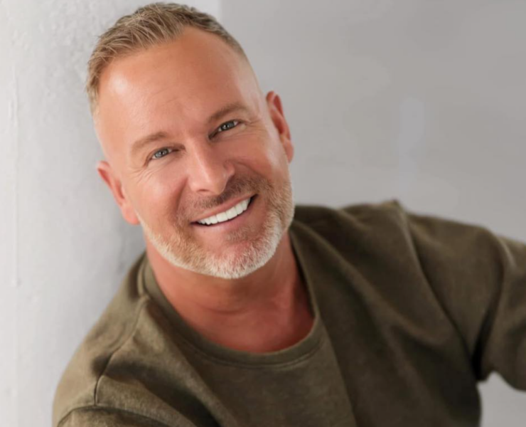 Capture decran 2025 03 05 125322 Jonathan de Ma mère, ton père officialise sa relation et partage une photo avec sa nouvelle amoureuse