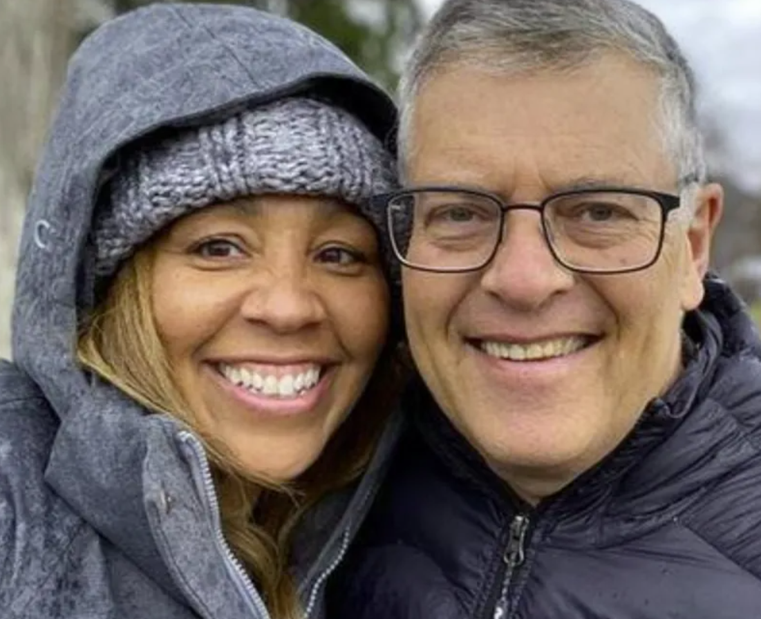 Capture decran 2025 03 16 143002 Admirez les sublimes photos de couple de Paul Larocque de LCN et de son amoureuse