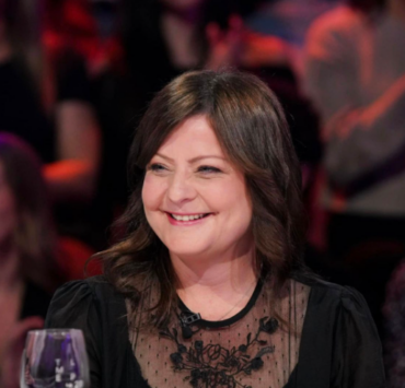 Découvrez Marie-Annick Lépine transformée dans son dernier vidéoclip 4 Découvrez Marie-Annick Lépine transformée dans son dernier vidéoclip Capture decran 2025 03 17 144305 Découvrez Marie-Annick Lépine transformée dans son dernier vidéoclip